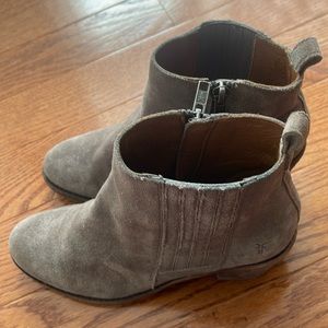 EUC. Frye booties. Perfect for fall weather.